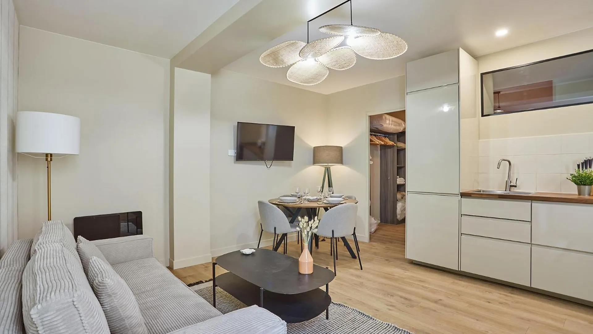 Center Of By Prestige Apartment Paris