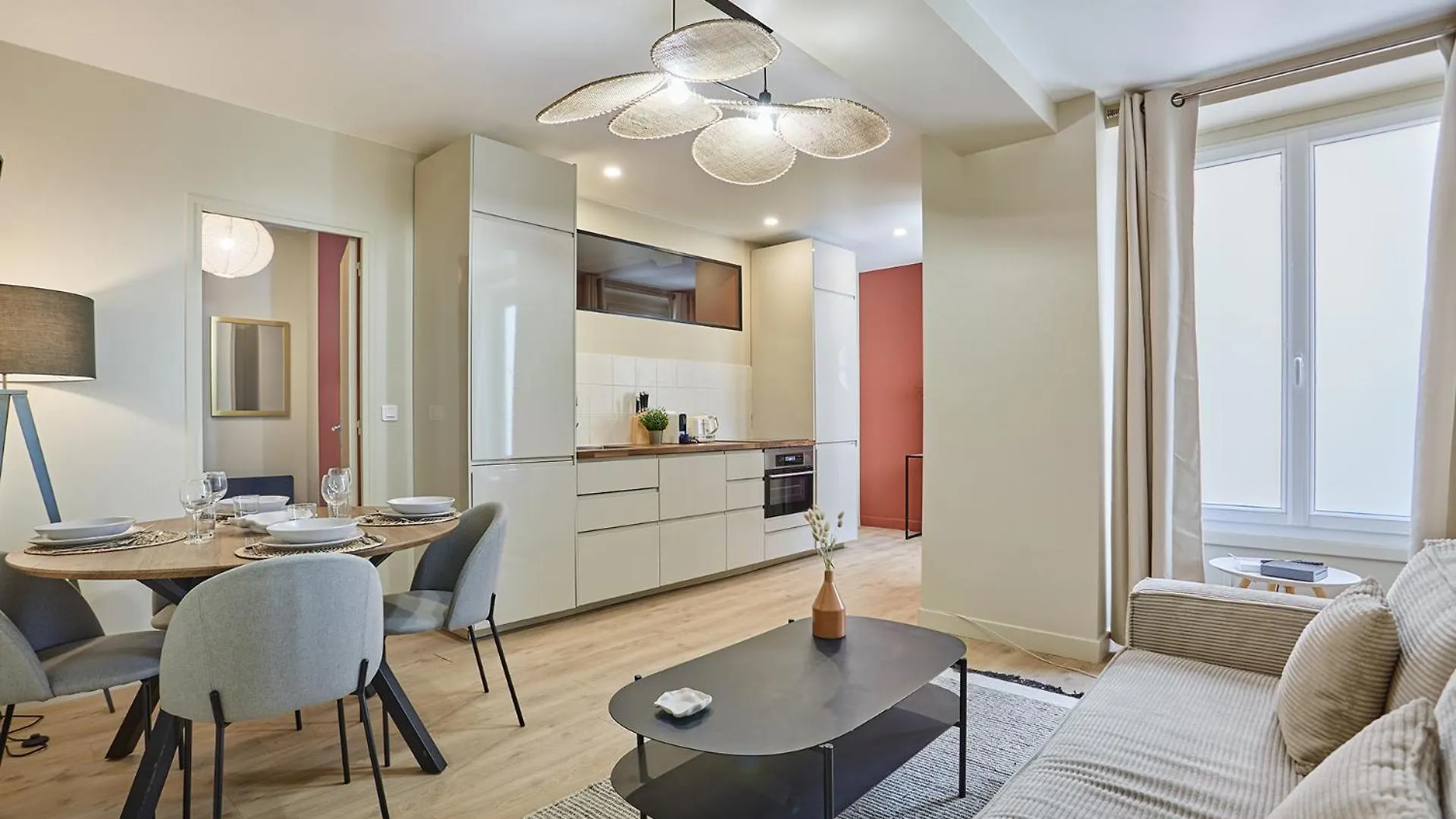 Apartment Center Of By Prestige Paris